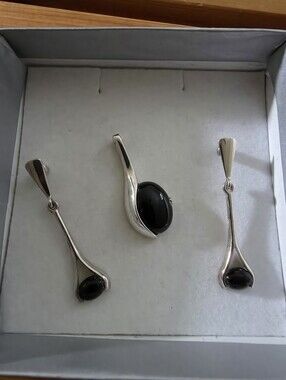 Elegant Onyx & Sterling Silver Pendant includes lovely match Sterling earrings.